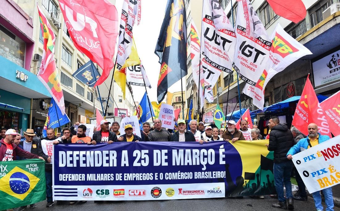 Comerciários de São Paulo e UGT lideram ato em defesa dos trabalhadores na Rua 25 de Março