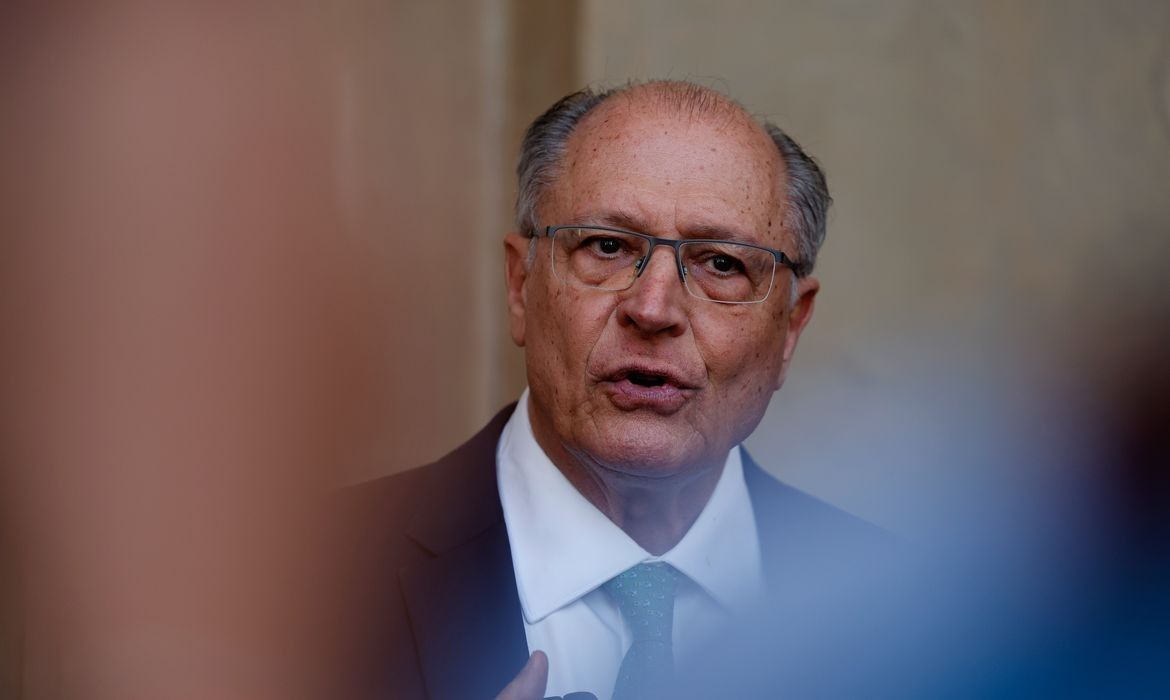 Brasil venderá 6 milhões de barris de petróleo à Índia, diz Alckmin
