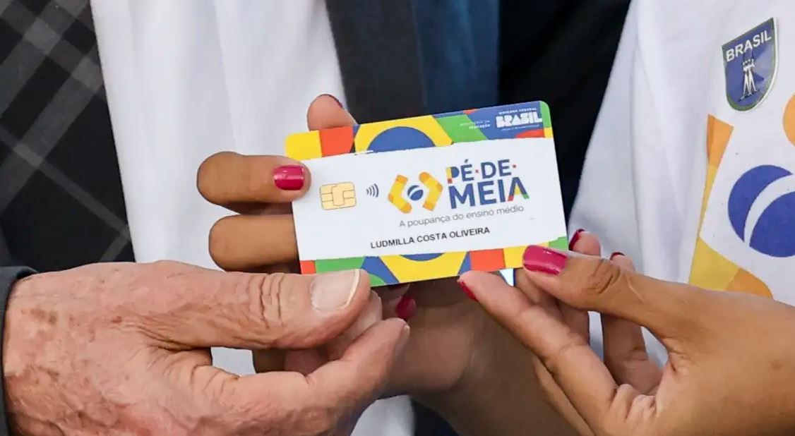 Mais de 2,4 milhões de estudantes já estão cadastrados no Pé-de-Meia