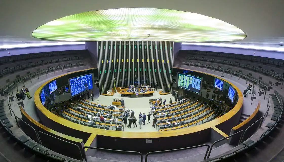 Câmara aprova novas regras para seguro obrigatório de veículos