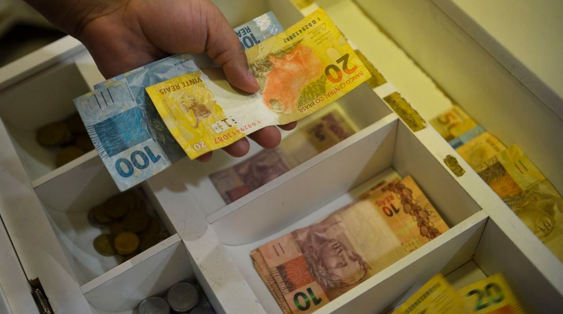 Caixa libera abono do PIS/Pasep para nascidos em março e abril
