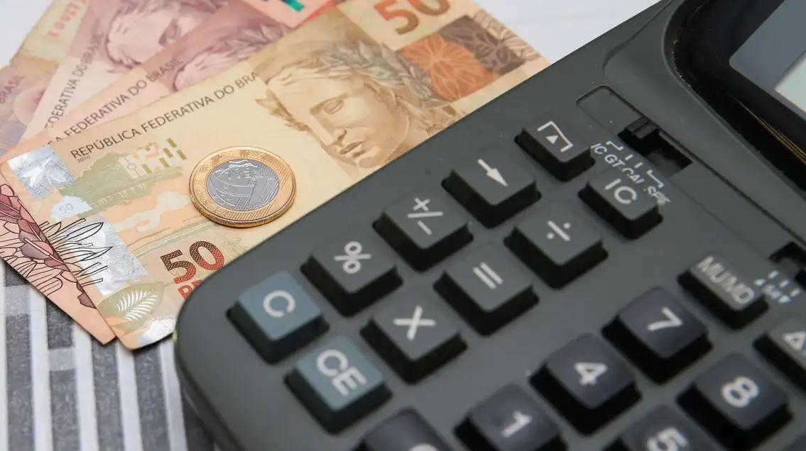 Atividade econômica avançou 0,4% em fevereiro