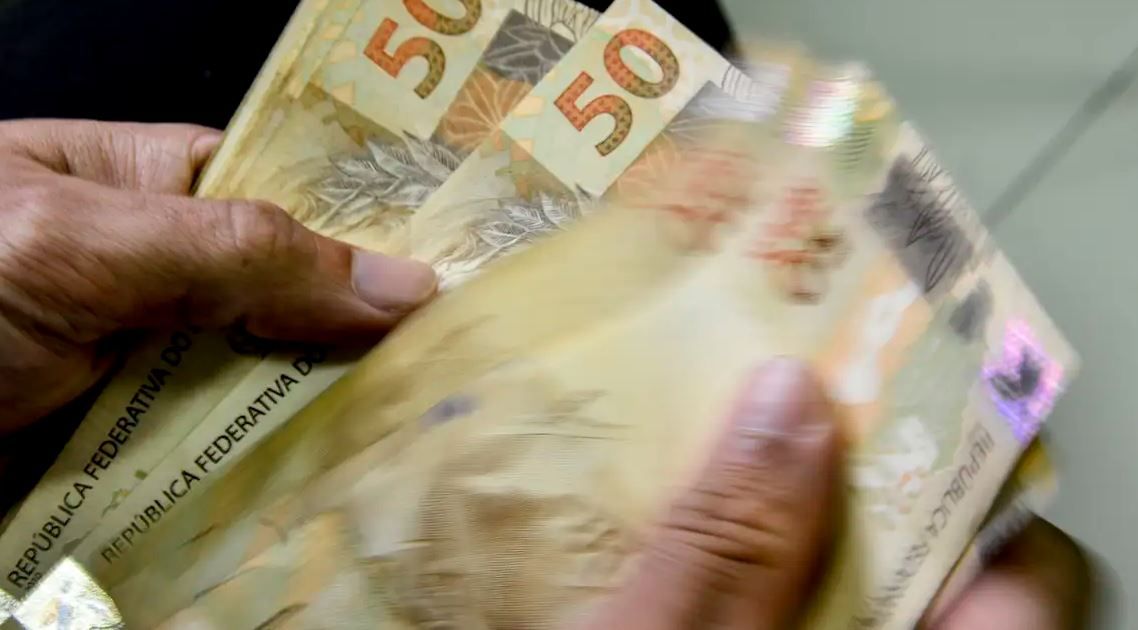 Renda dos 10% mais ricos é 14,4 vezes superior à dos 40% mais pobres