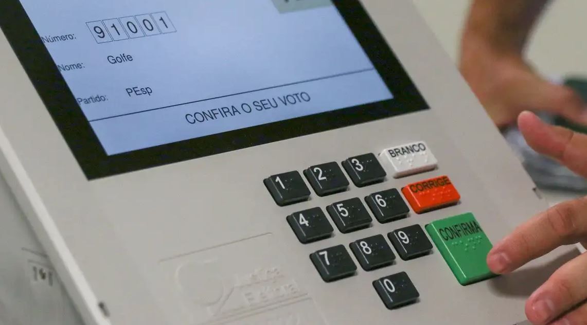 Prazo para emitir e regularizar título de eleitor termina dia 8