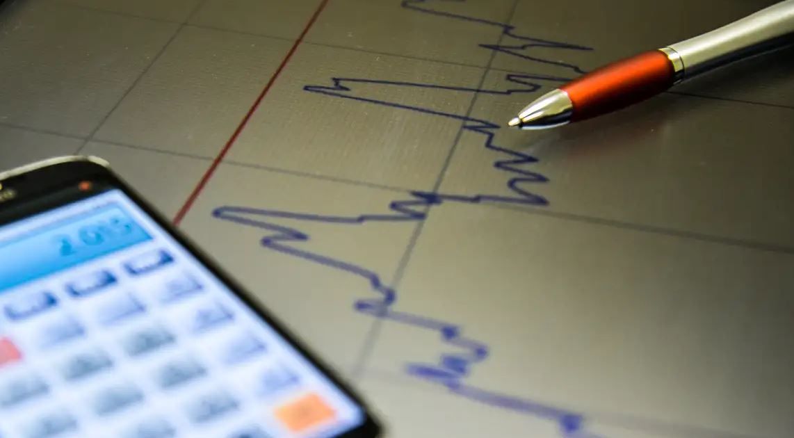 Setor de serviços avança 0,4% em março e recupera queda de fevereiro