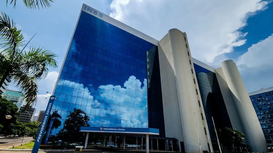 Benefícios do INSS acima do mínimo terão reajuste de 3,71%