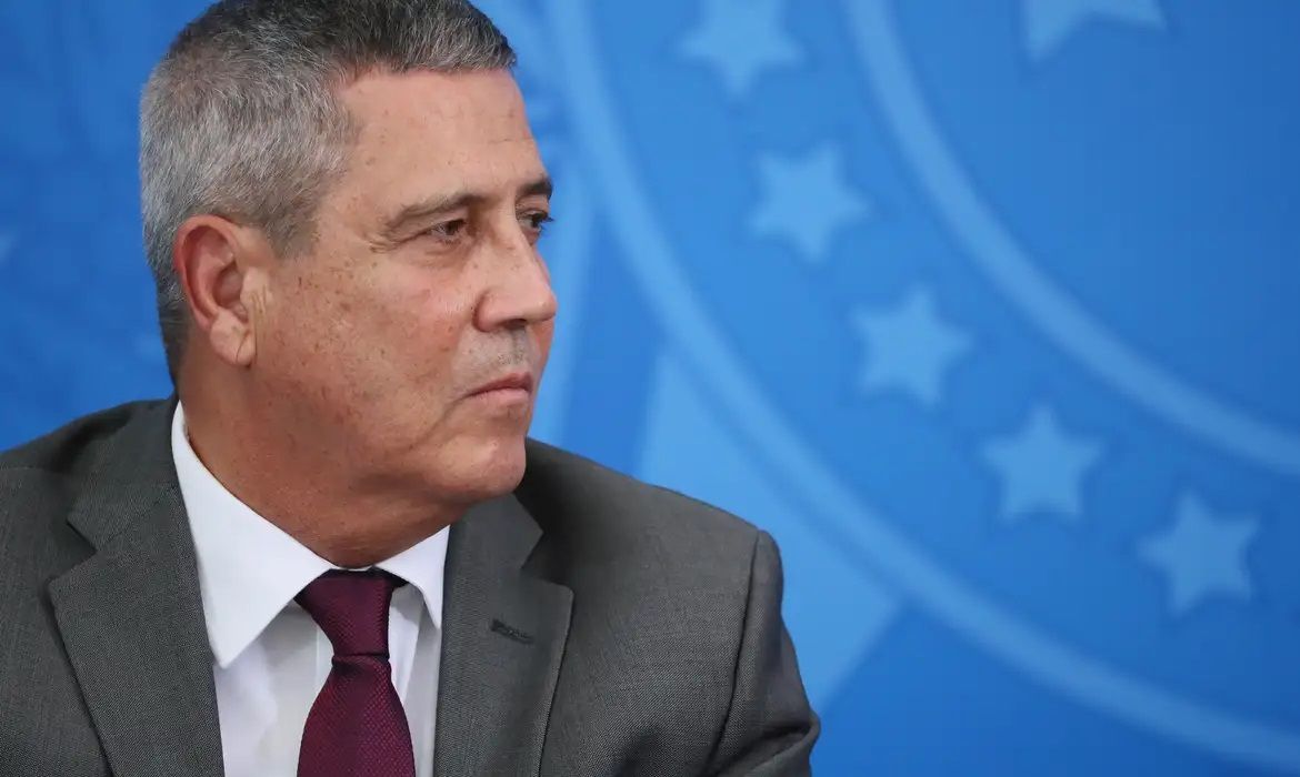 Moraes mantém prisão do general Braga Netto