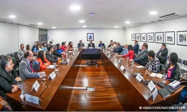 Centrais sindicais pedem isenção de Imposto de Renda sobre PLR