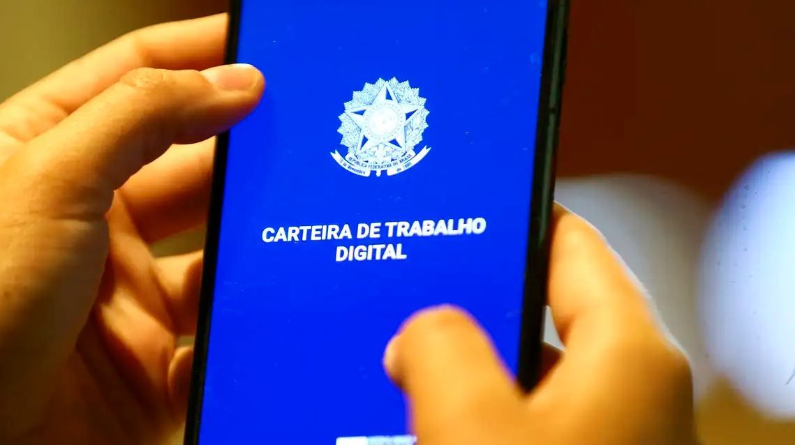 Taxa de desemprego no trimestre cai para 7,5%