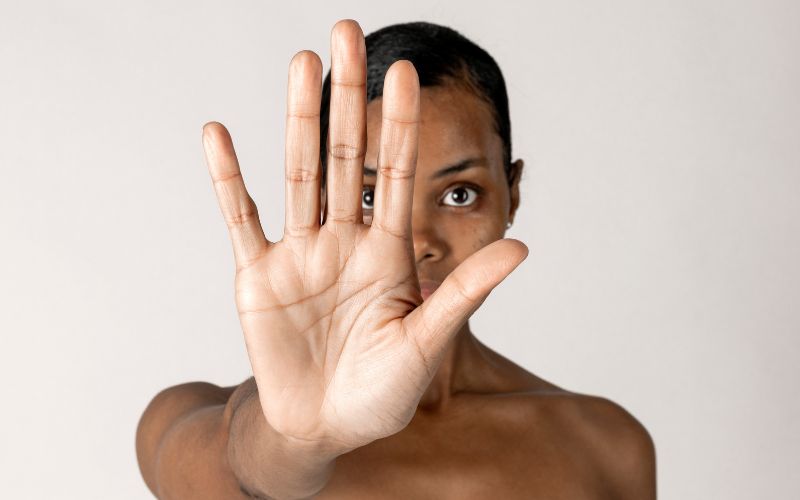 Na semana da mulher, Motta assina artigo contra a violência e discriminação